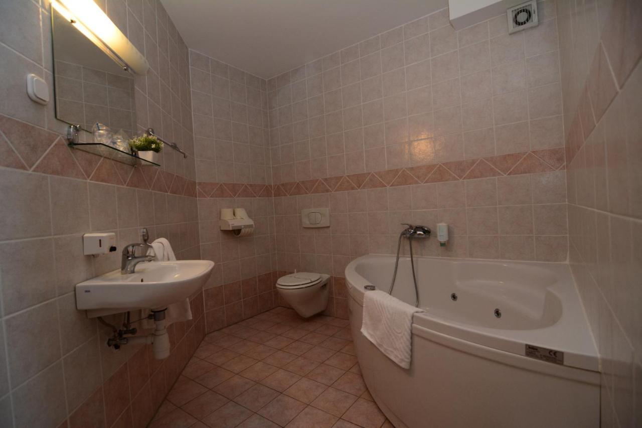 Gostisce Vinski Hram Hotel Ivanjkovci Buitenkant foto